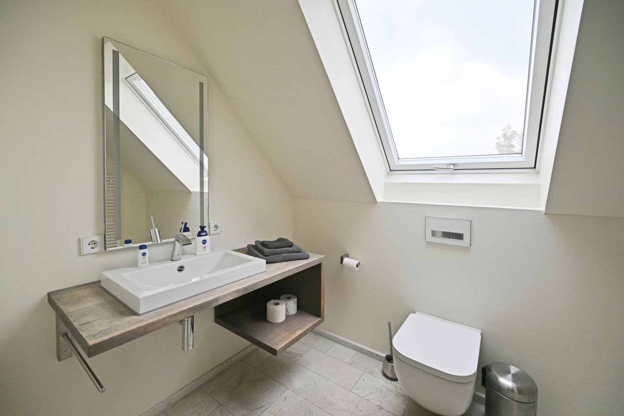 Bernstadt  Modernes & Gepflegtes Hotelzimmer Mit Kueche! מראה חיצוני תמונה