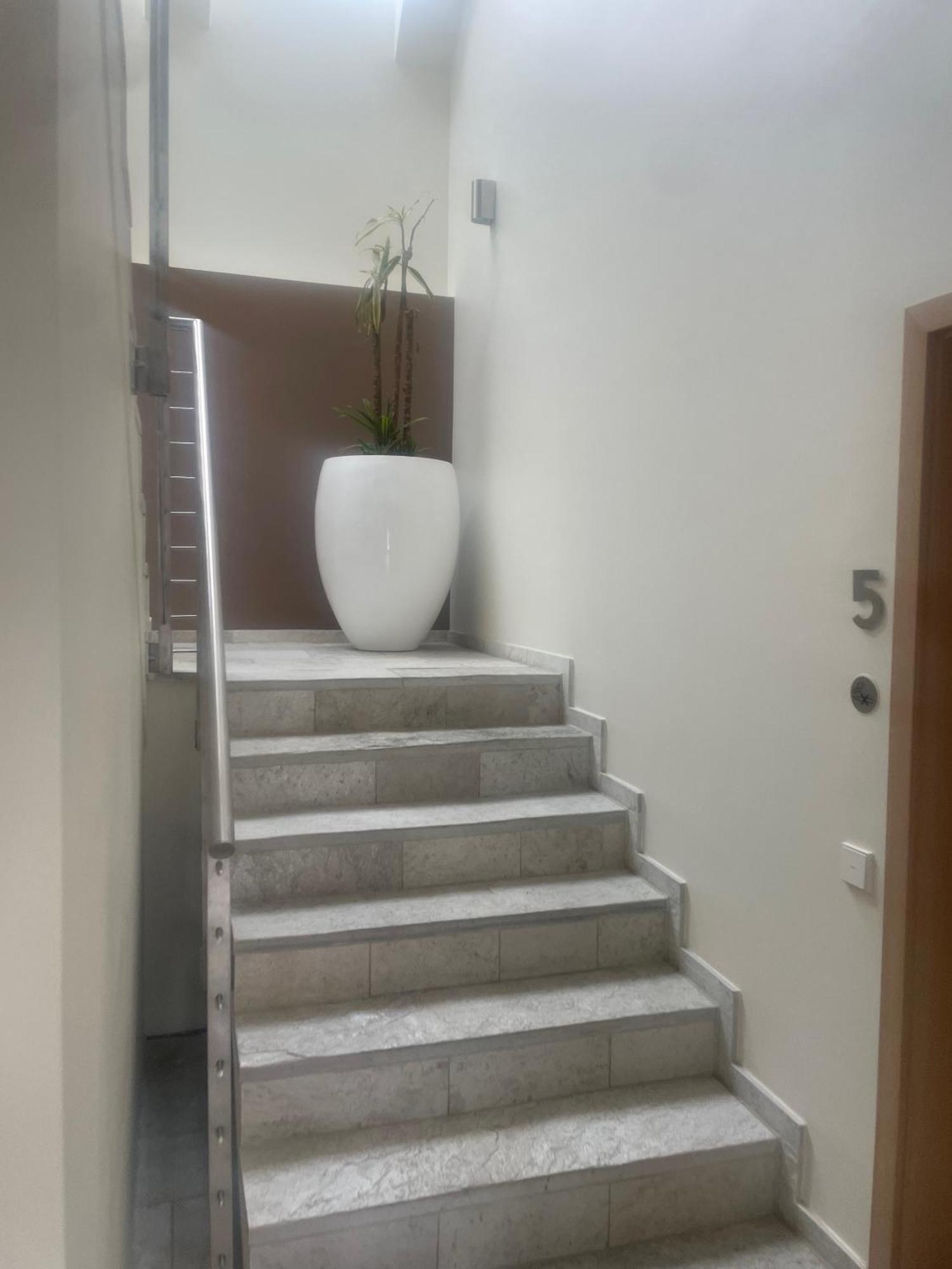 Bernstadt  Modernes & Gepflegtes Hotelzimmer Mit Kueche! מראה חיצוני תמונה